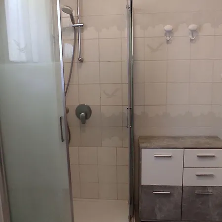 לינה וארוחת בוקר Gemma