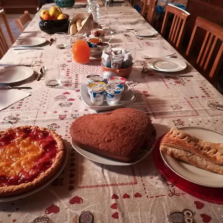 לינה וארוחת בוקר Gemma